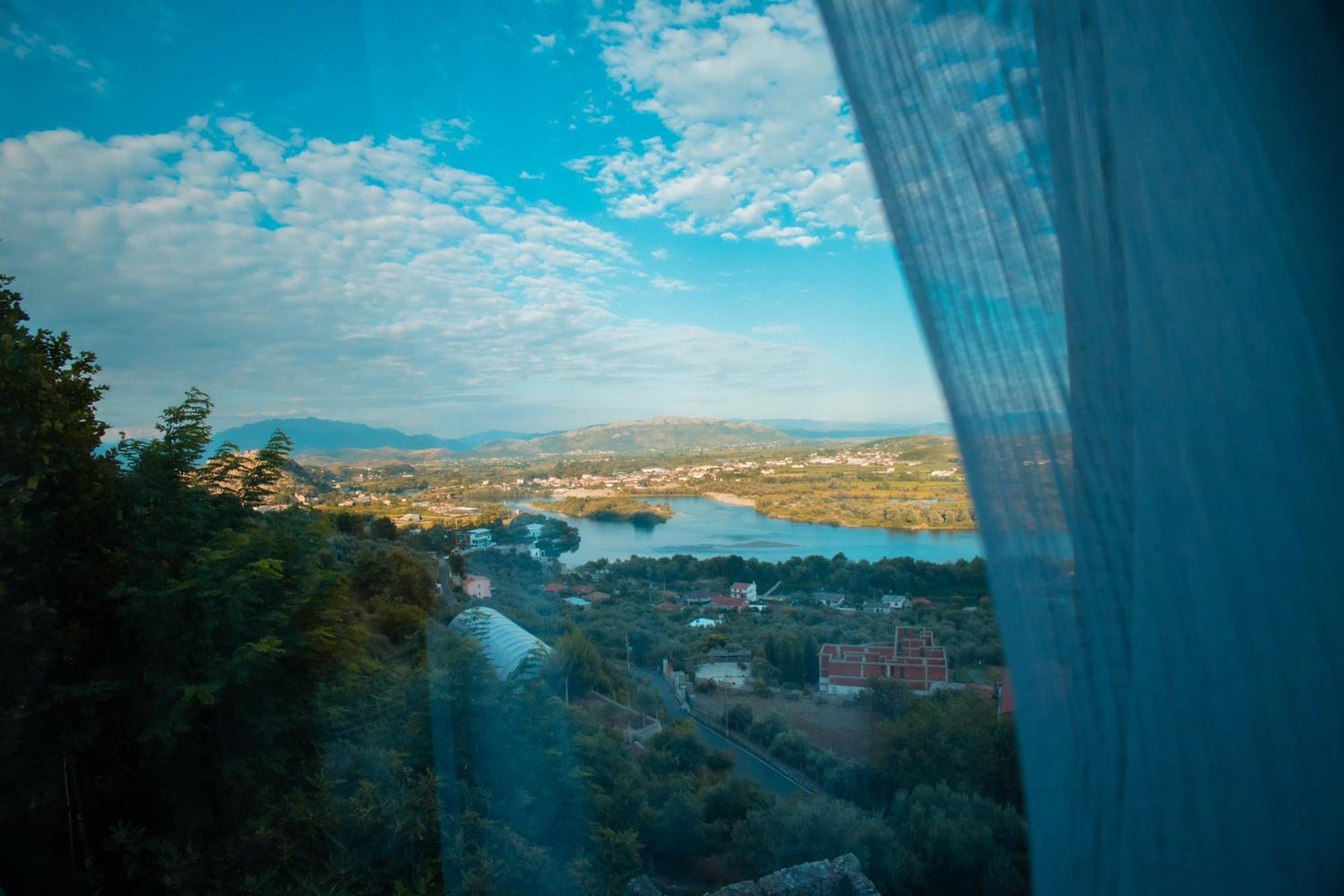 Hotel Shpija E Gjyshit Canaj Eksteriør bilde