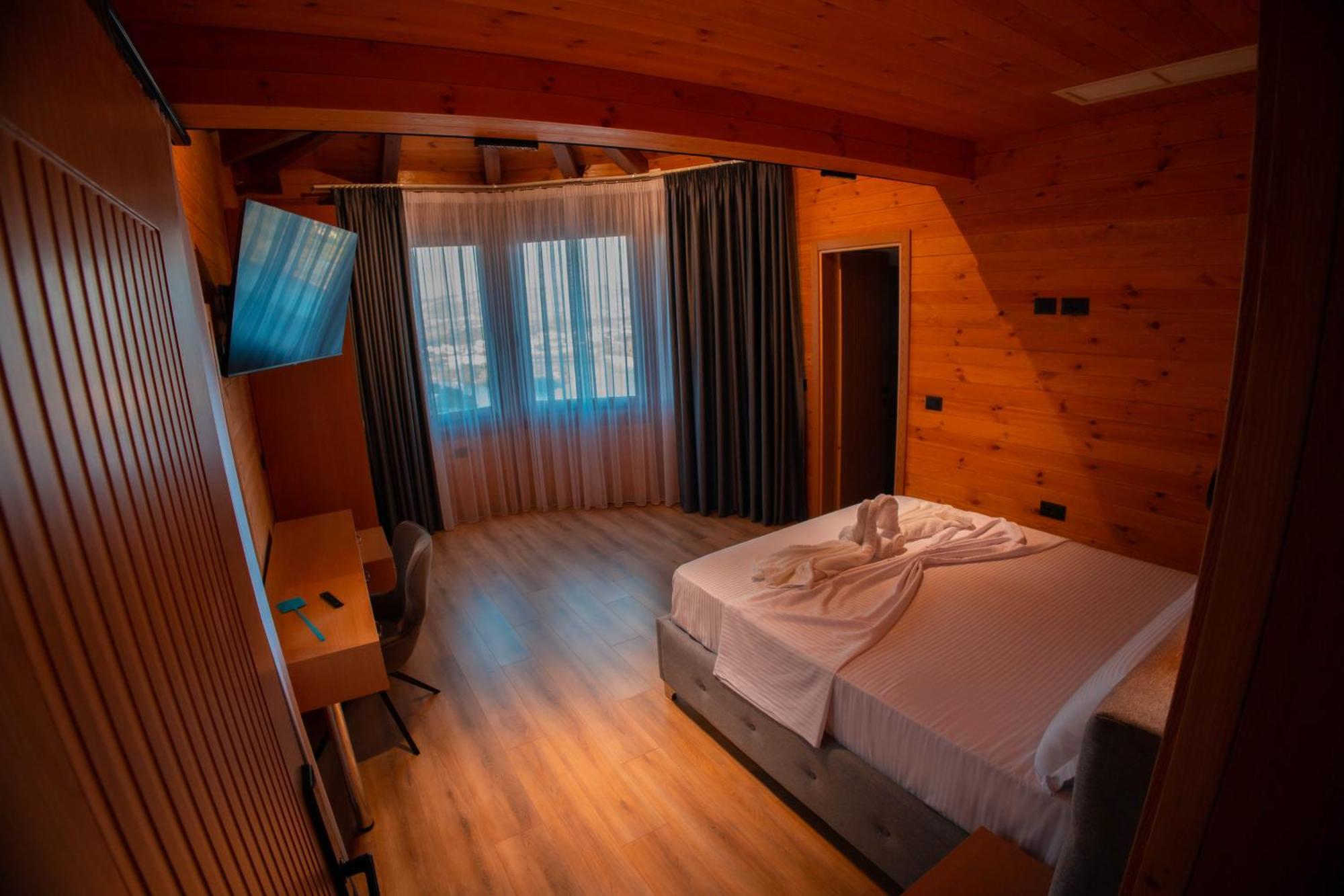 Hotel Shpija E Gjyshit Canaj Eksteriør bilde