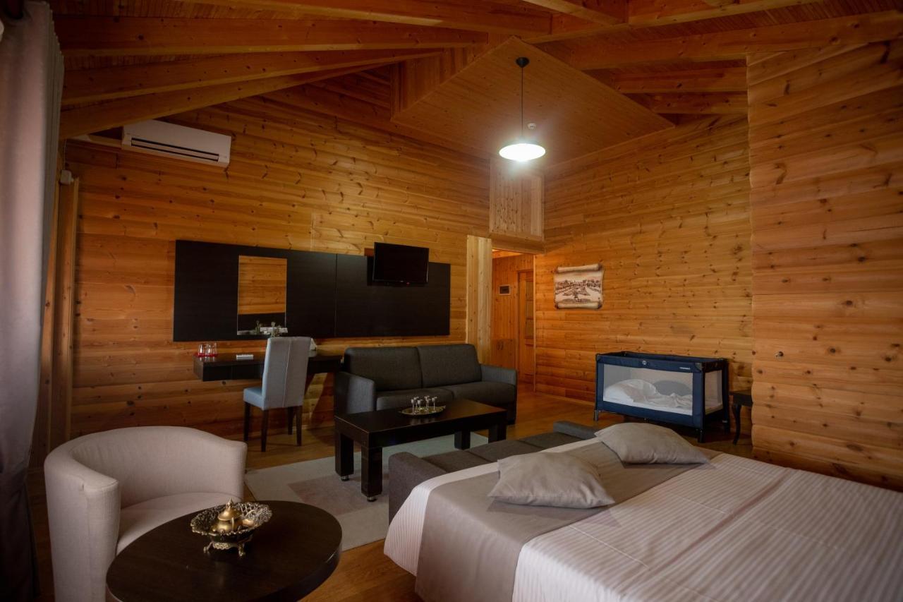 Hotel Shpija E Gjyshit Canaj Eksteriør bilde