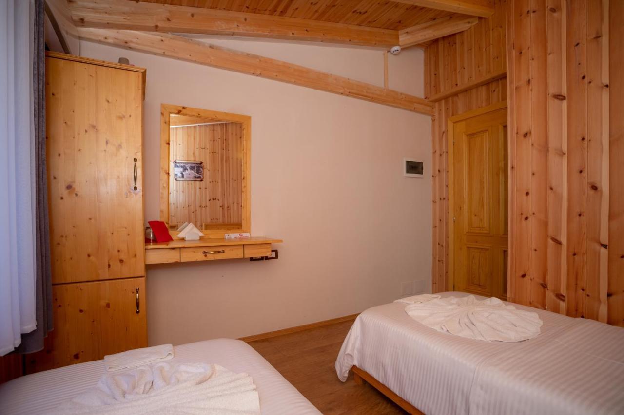 Hotel Shpija E Gjyshit Canaj Eksteriør bilde