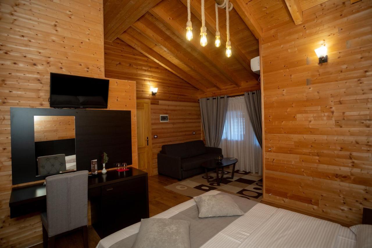 Hotel Shpija E Gjyshit Canaj Eksteriør bilde