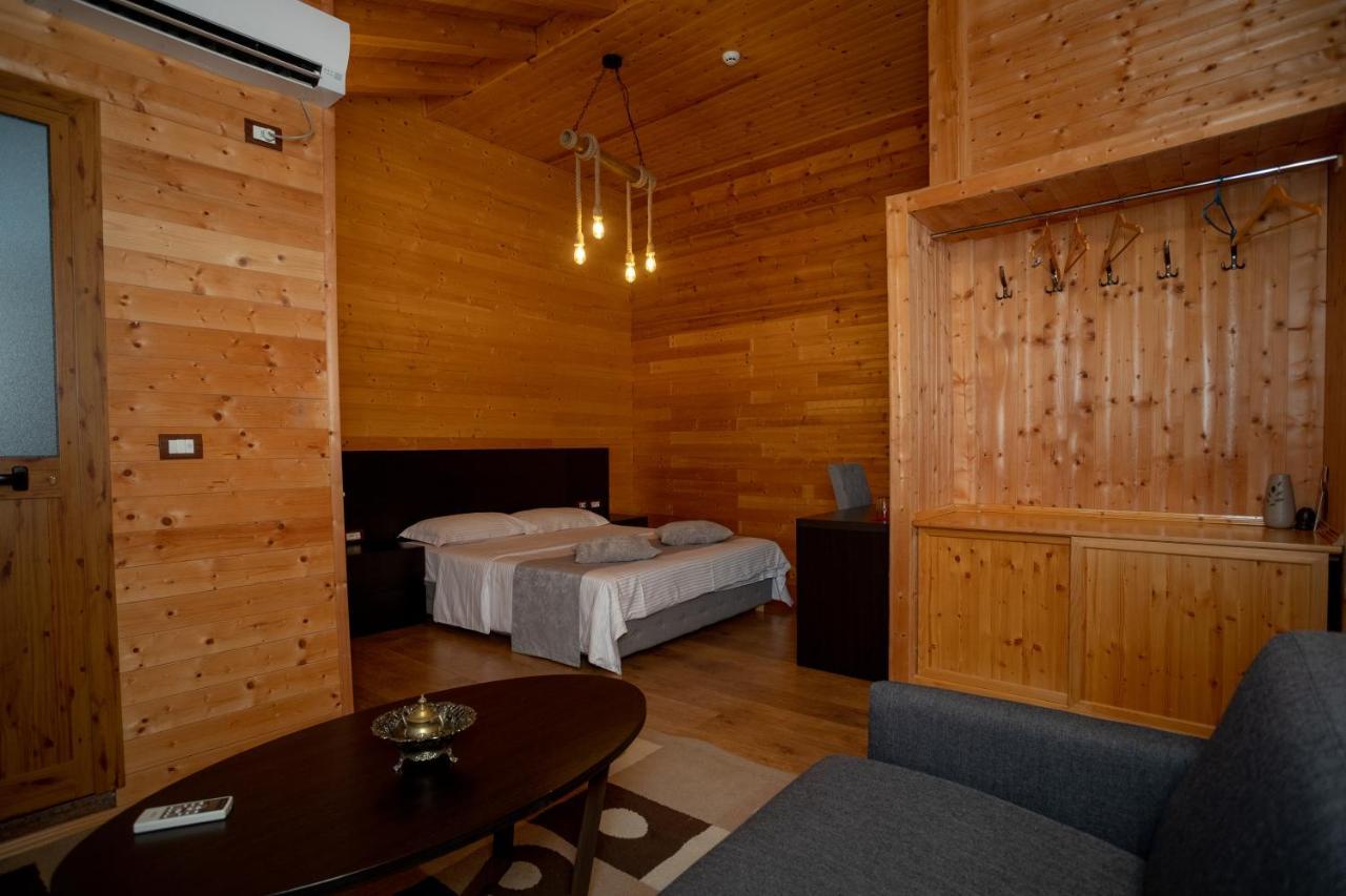 Hotel Shpija E Gjyshit Canaj Eksteriør bilde