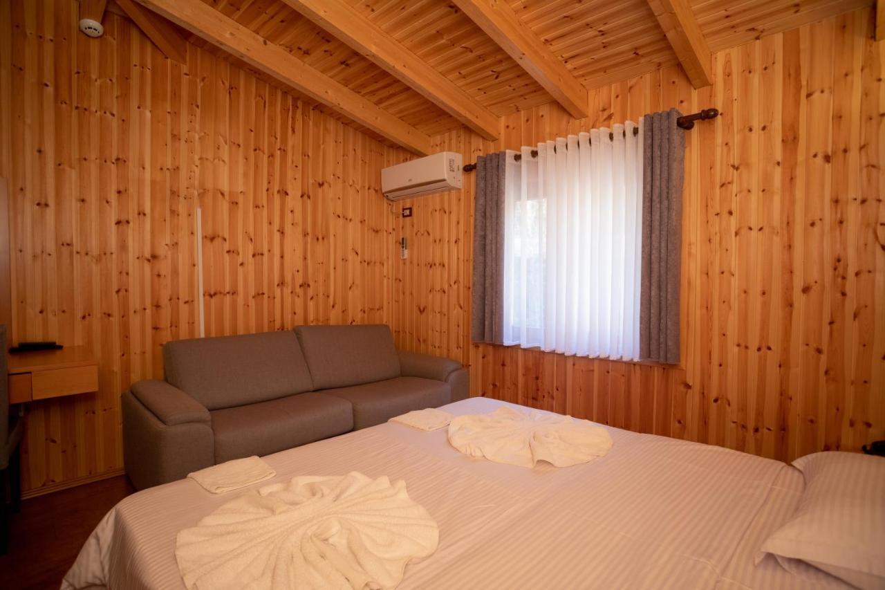 Hotel Shpija E Gjyshit Canaj Eksteriør bilde