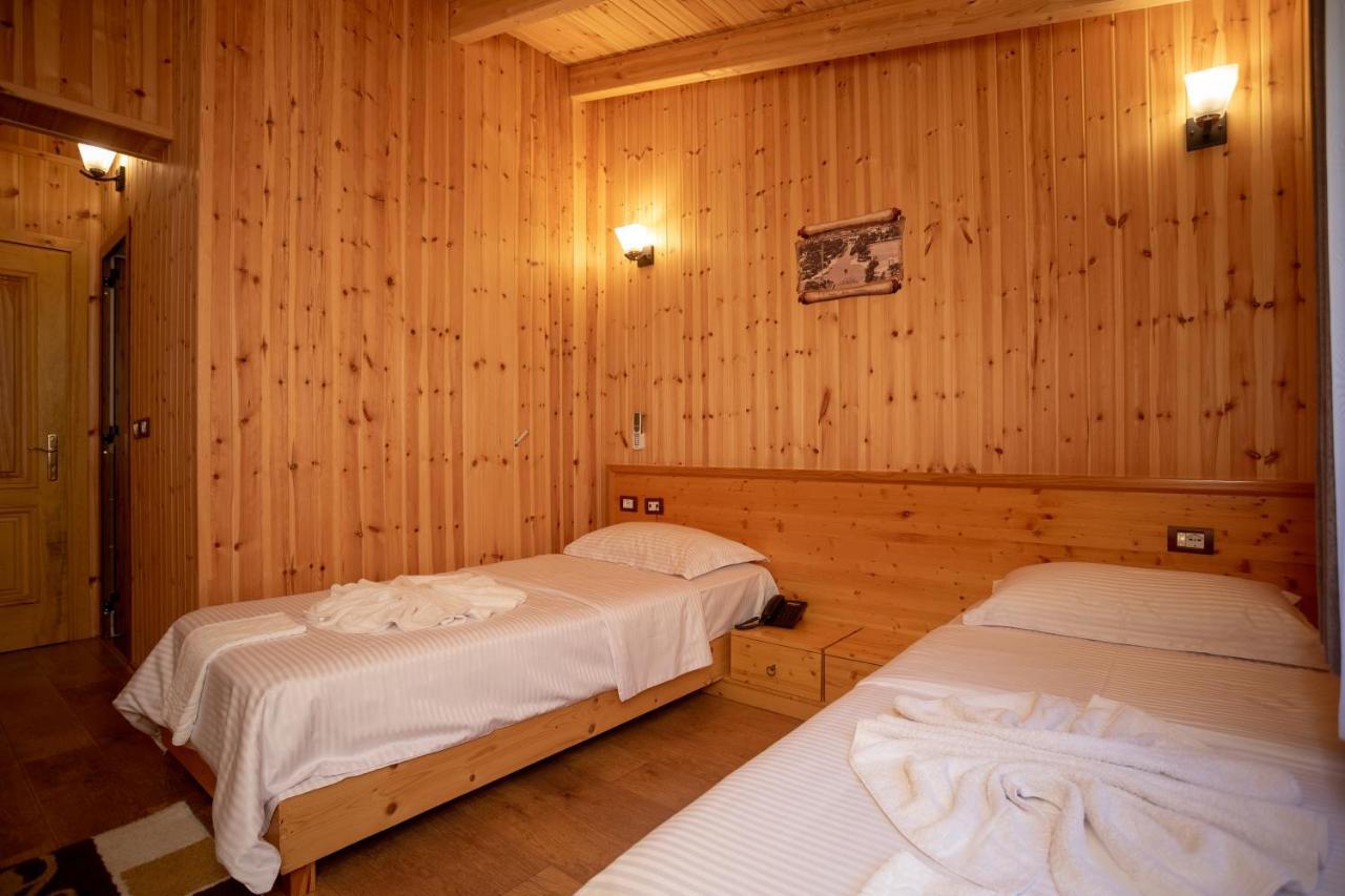 Hotel Shpija E Gjyshit Canaj Eksteriør bilde