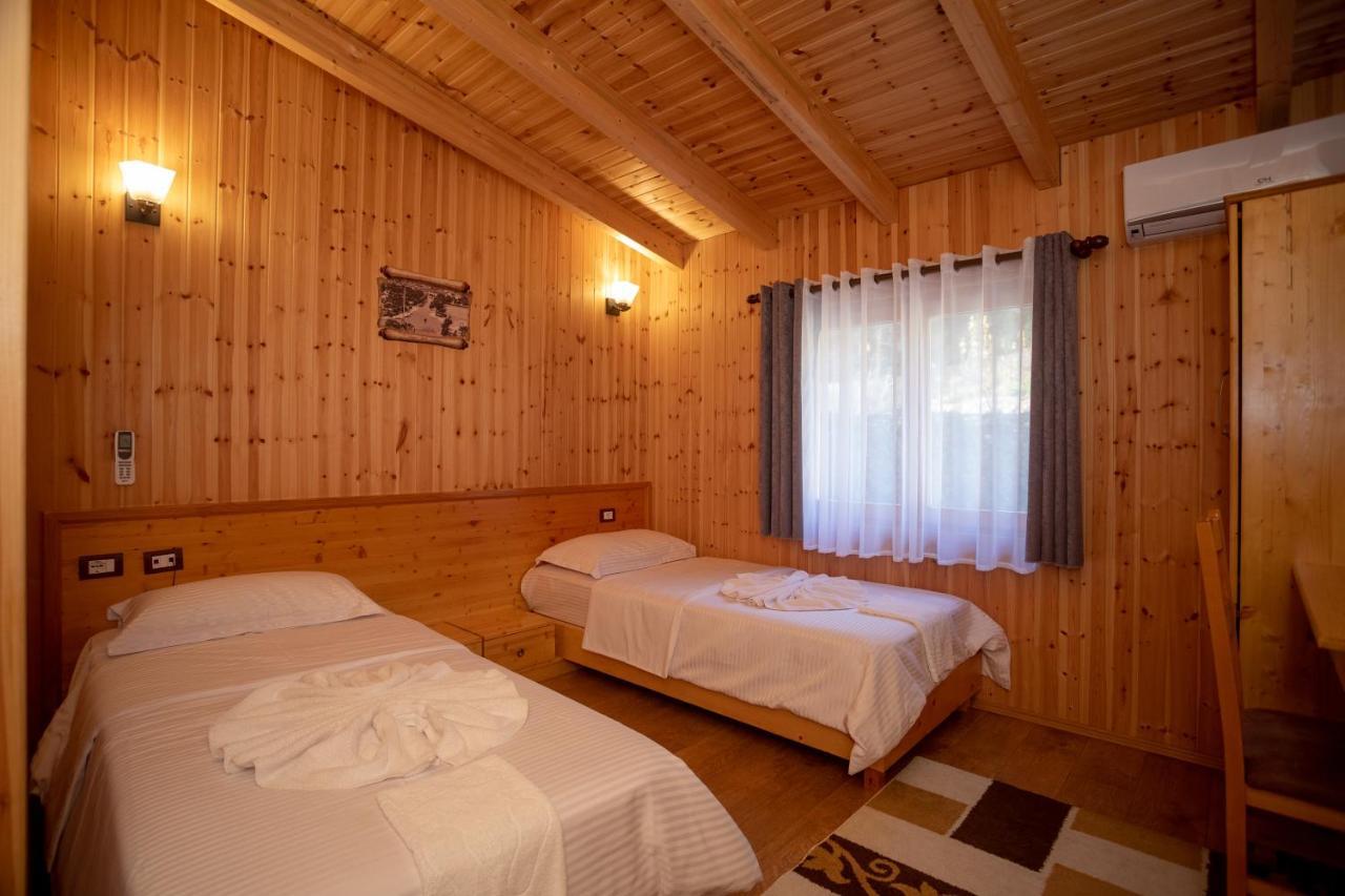 Hotel Shpija E Gjyshit Canaj Eksteriør bilde
